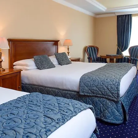 Meadowlands Hotel 4*