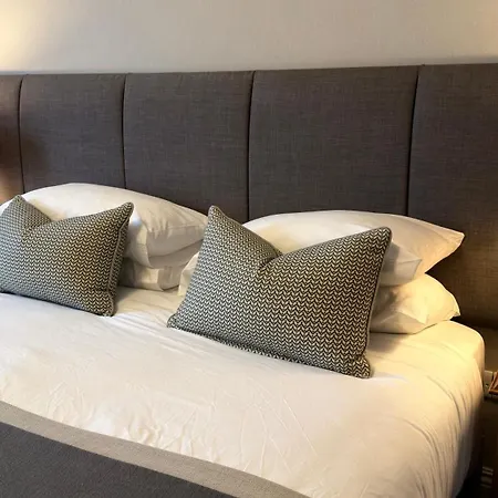 Meadowlands 4* 트롤리