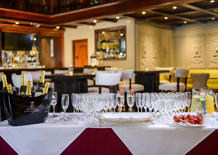 فندق مياداونلودز ترالي